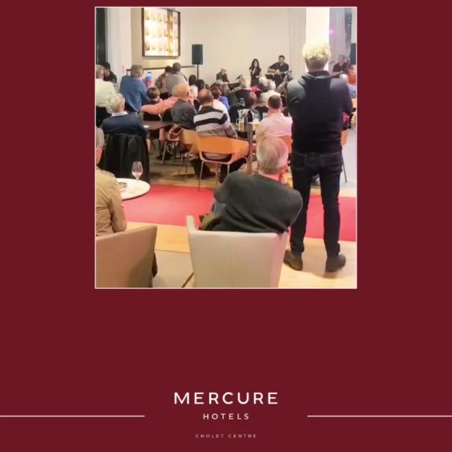 🎶 Un grand merci pour cette soirée musicale au Mercure Cholet Centre ! 🎶

Ce vendredi 25 avril, notre lobby s’est transformé en véritable scène intimiste grâce au talent du groupe Tricoté Main et de Bernard Dumoulin au piano 🎹✨

Merci aux artistes pour ce voyage musical entre folk et jazz, et à tous ceux qui sont venus partager ce beau moment avec nous 💫
Une ambiance chaleureuse, des échanges conviviaux, et de la musique live en plein cœur de Cholet… que demander de plus pour bien démarrer le week-end ? 💛

À très bientôt pour de nouveaux rendez-vous musicaux ! 🎼

https://www.hotel-mercure-cholet.com/
#hotelmercurecholet #hotel #mercure #cholet
#choletagglo, #choletmaville #surprenantcholetais
#MercureCholetCentre #LiveMusic #ConcertIntimiste #TricotéMain #BernardDumoulin #Cholet #SoiréeMusicale #EspritMercure #AmbianceChaleureuse #Merci